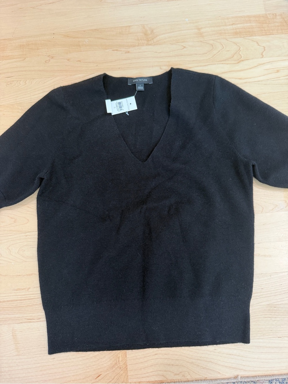 Ann Taylor Black V-Neck Women's Sweater